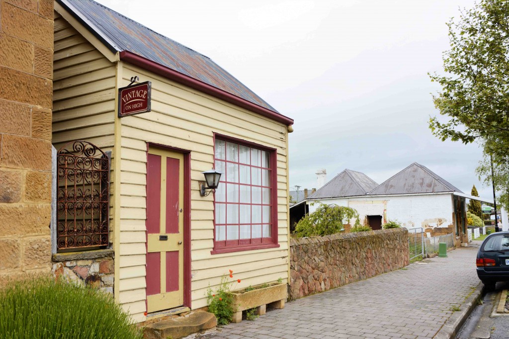 Gorgeous Old House Along High Street, Oatlands Tasmania