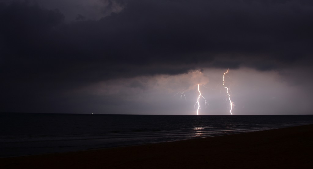 2am Lightning Show